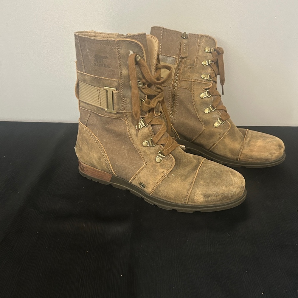 Sorel Tan Lace-Up  combat Boots